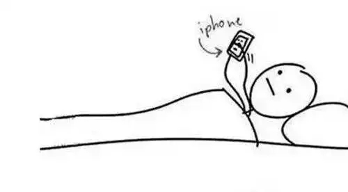 躺床上玩手机