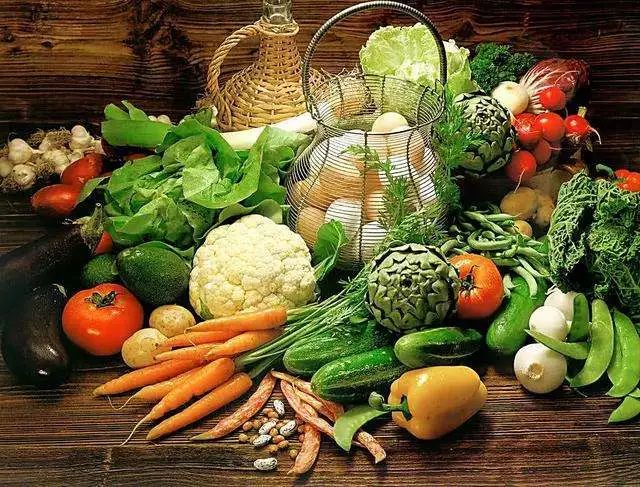 24种蔬菜大比拼，哪个更好？记住这些，买对不买贵！